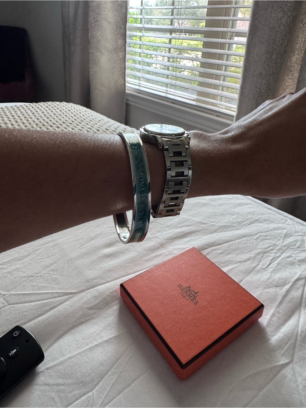 Hermès Enamel Narrow Bangle Bracelet in Teal and Aqua - Picture 4 of 7